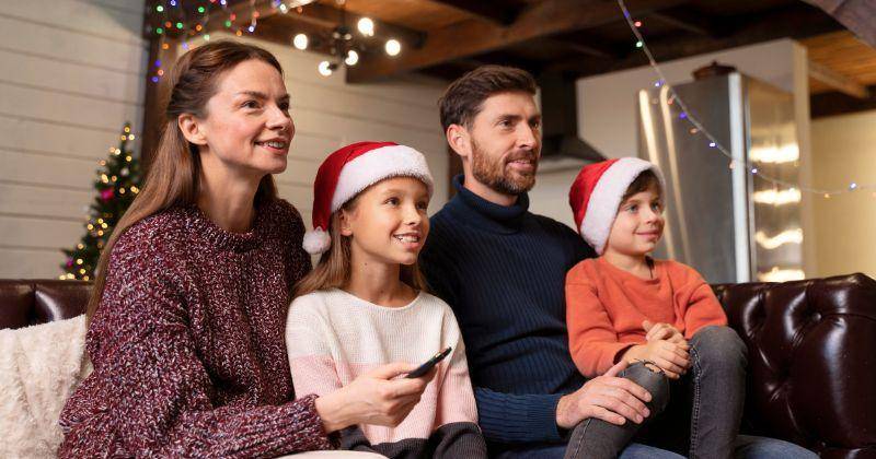 10 Film Netflix Natal 2024, Cocok Nonton Bareng Keluarga
